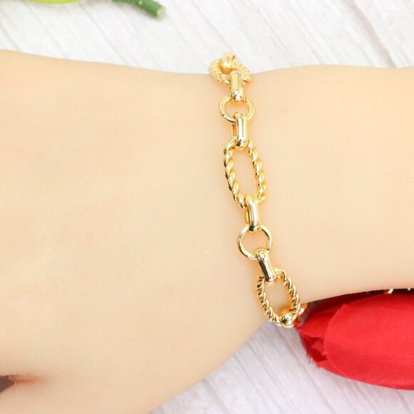 "Trendy Handmade Bracelet – A Thoughtful Gift for Girls & Women | UNVRC1587 - Picture 10 of 10